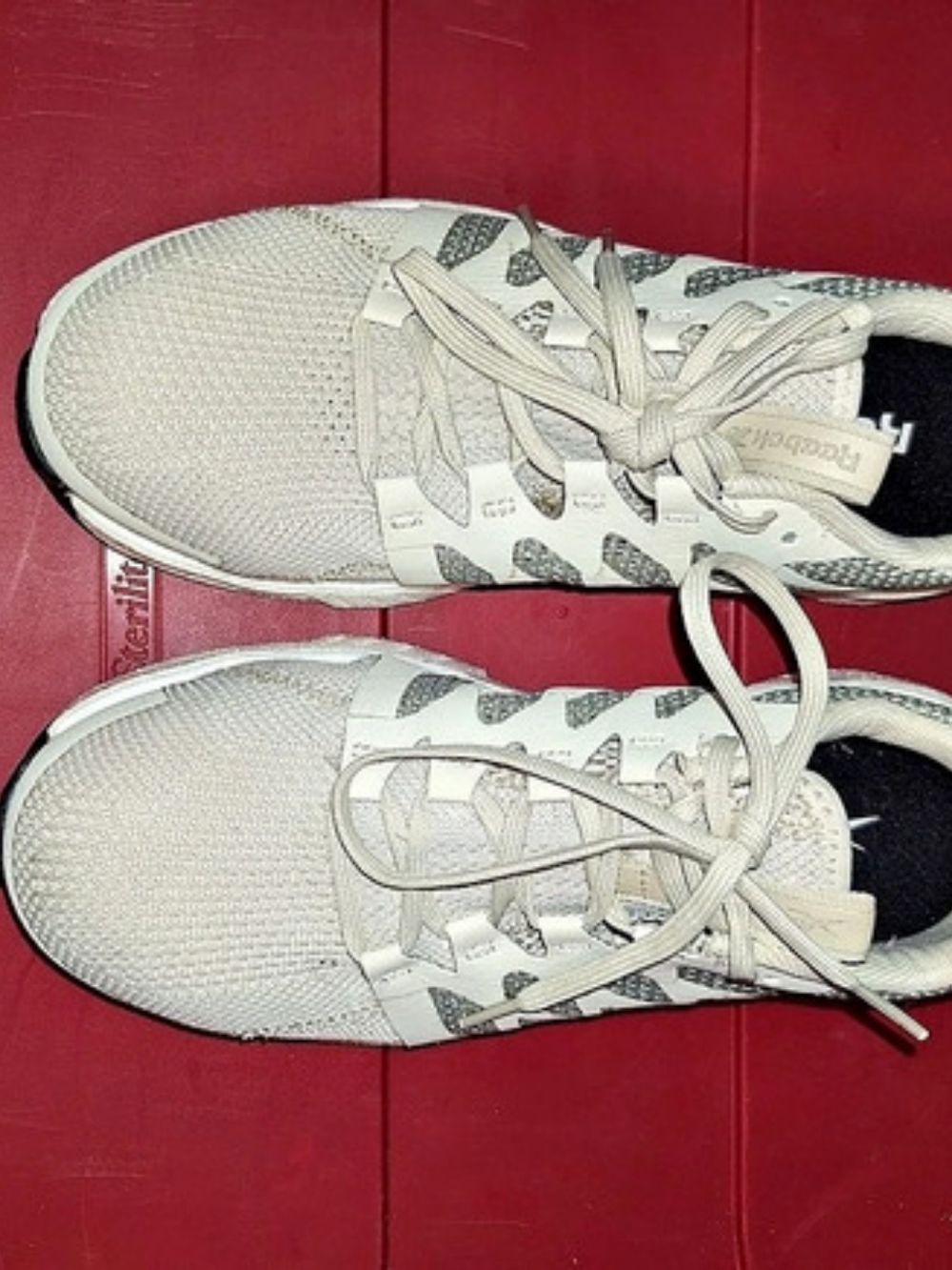 Reebok Zig Kinetica Gray & White Sneakers US 7.5
